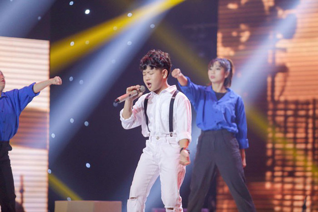 Vũ C&aacute;t Tường- Soobin Ho&agrave;ng Sơn buồn rũ rượi nh&igrave;n học tr&ograve; &ocirc;m nhau kh&oacute;c - Ảnh 2.