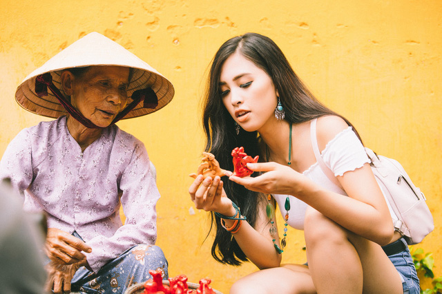 Trần Tiểu Vy diện trang phục si&ecirc;u m&aacute;t mẻ trong clip giới thiệu về xứ Quảng - Ảnh 14.