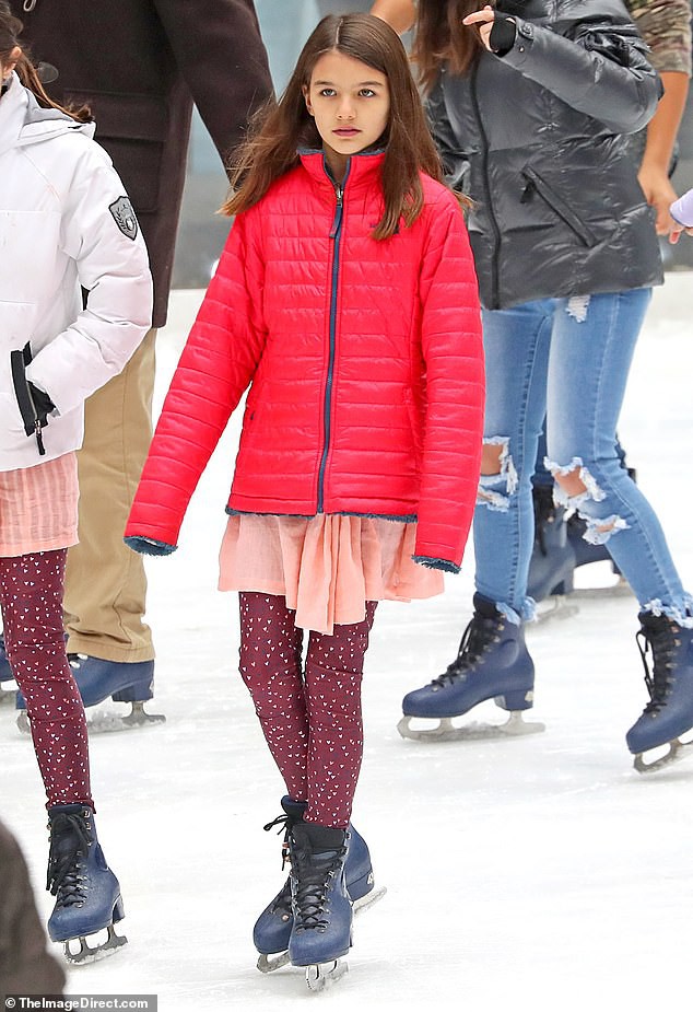 Suri Cruise - Cô con gái 5 năm không hề gặp cha ruột - Ảnh 2. Suri Cruise - Cô con gái 5 năm không hề gặp cha ruột - Ảnh 2.