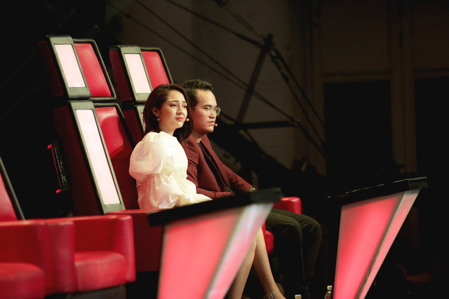 Ca sĩ Bảo Anh bật kh&oacute;c tr&ecirc;n ghế n&oacute;ng Giọng h&aacute;t Việt - Ảnh 10.