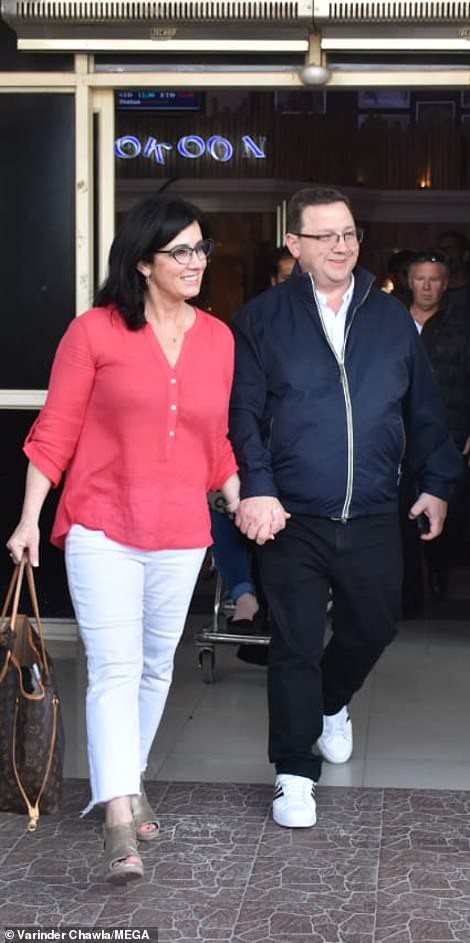 Đ&aacute;m cưới trong mơ của hoa hậu thế giới v&agrave; chồng k&eacute;m 10 tuổi - Ảnh 26.