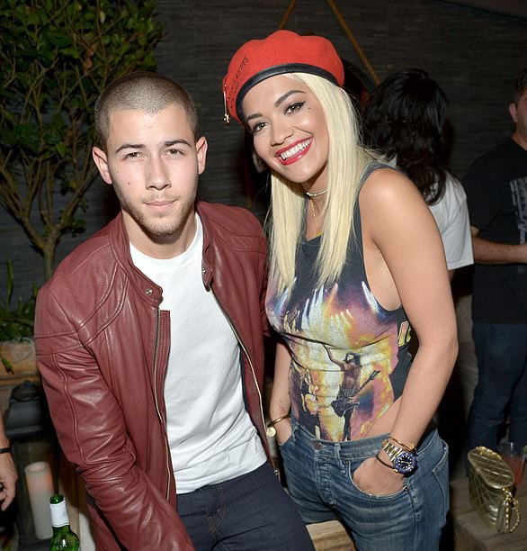 Đ&aacute;m cưới trong mơ của hoa hậu thế giới v&agrave; chồng k&eacute;m 10 tuổi - Ảnh 62.