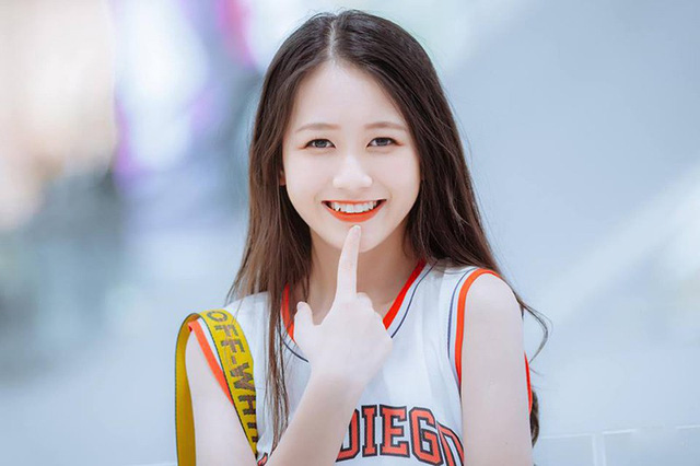 Nữ sinh Nam Định sở hữu nụ cười răng khểnh rất đáng yêu - Ảnh 4. Nữ sinh Nam Định sở hữu nụ cười răng khểnh rất đáng yêu - Ảnh 4.