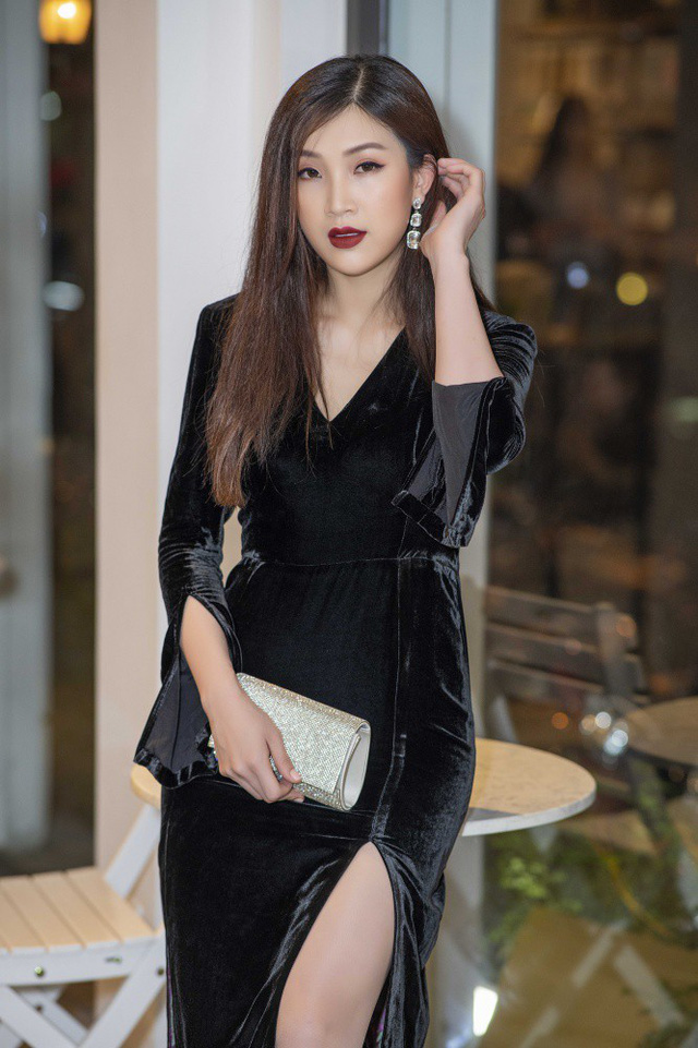 Hồng Quế lần đầu xuất hiện sau làm mũi, khoe mũi cao, vòng 3 bốc lửa - Ảnh 28. Hồng Quế lần đầu xuất hiện sau làm mũi, khoe mũi cao, vòng 3 bốc lửa - Ảnh 28.