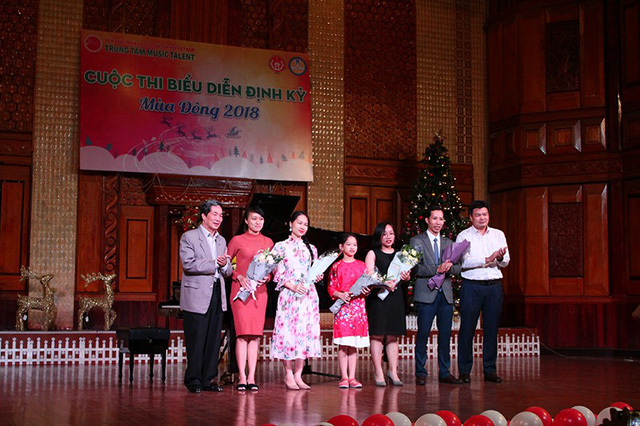 Xem các tài năng nhí trình diễn piano, guitar, đàn tranh - Ảnh 10. Xem các tài năng nhí trình diễn piano, guitar, đàn tranh - Ảnh 10.