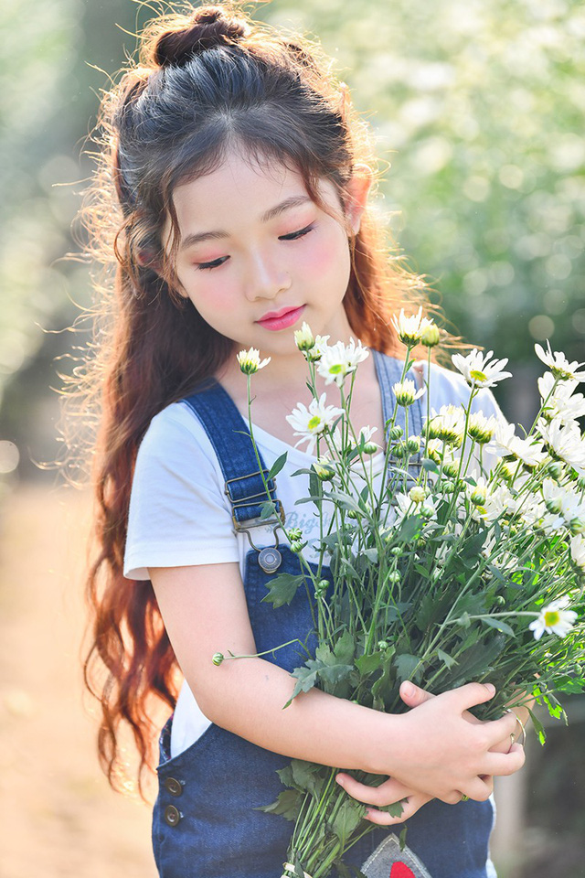 N&agrave;ng c&ocirc;ng ch&uacute;a t&oacute;c m&acirc;y 6 tuổi phi&ecirc;n bản Việt - Ảnh 8.