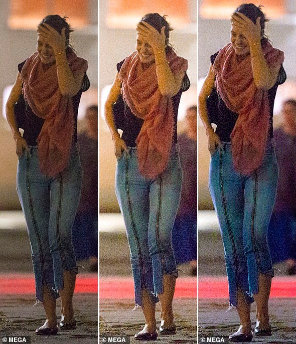 Katie Holmes cười rạng ngời bên bạn trai Jamie Foxx - Ảnh 28.