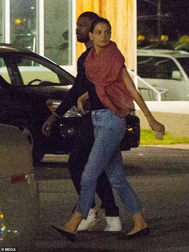 Katie Holmes cười rạng ngời bên bạn trai Jamie Foxx - Ảnh 30.