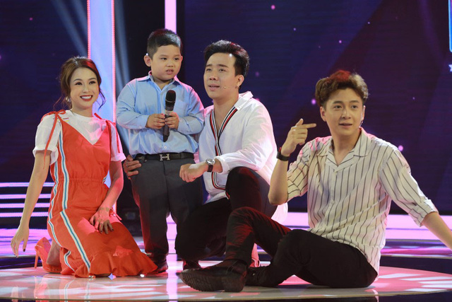 Thần đồng Bolero” Bùi Quốc Huy biết hát khi chỉ mới 2 tuổi - Ảnh 6. Thần đồng Bolero” Bùi Quốc Huy biết hát khi chỉ mới 2 tuổi - Ảnh 6.