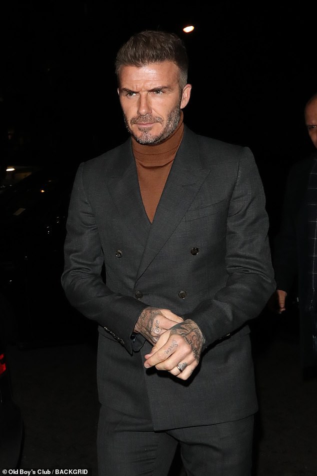 Victoria Beckham diện áo xuyên thấu gợi cảm - Ảnh 10. Victoria Beckham diện áo xuyên thấu gợi cảm - Ảnh 10.