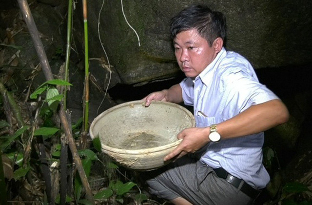 Phát hiện hang động có chậu sứ nghi là cổ vật - Ảnh 4. Phát hiện hang động có chậu sứ nghi là cổ vật - Ảnh 4.