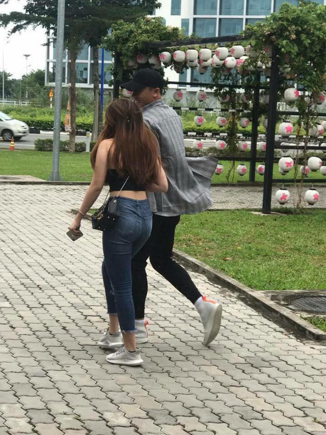 Bạn gái thủ môn Văn Lâm, Tiến Dũng khiến fan ngơ ngẩn vì điểm này! - Ảnh 22. Bạn gái thủ môn Văn Lâm, Tiến Dũng khiến fan ngơ ngẩn vì điểm này! - Ảnh 22.
