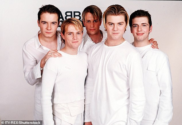 “Già gân làng nhạc” - Westlife, Take That tái xuất, hẹn “so găng” - Ảnh 10. “Già gân làng nhạc” - Westlife, Take That tái xuất, hẹn “so găng” - Ảnh 10.