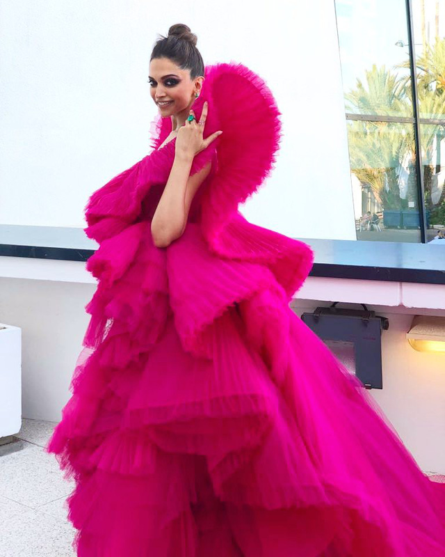 Beyonce đụng váy áo với minh tinh Bollywood - Ảnh 22. Beyonce đụng váy áo với minh tinh Bollywood - Ảnh 22.