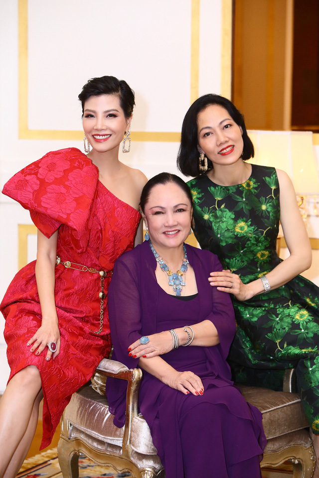 Vũ Cẩm Nhung từng khuyên chồng đi lấy vợ khác vì không thể sinh con - Ảnh 14. Vũ Cẩm Nhung từng khuyên chồng đi lấy vợ khác vì không thể sinh con - Ảnh 14.