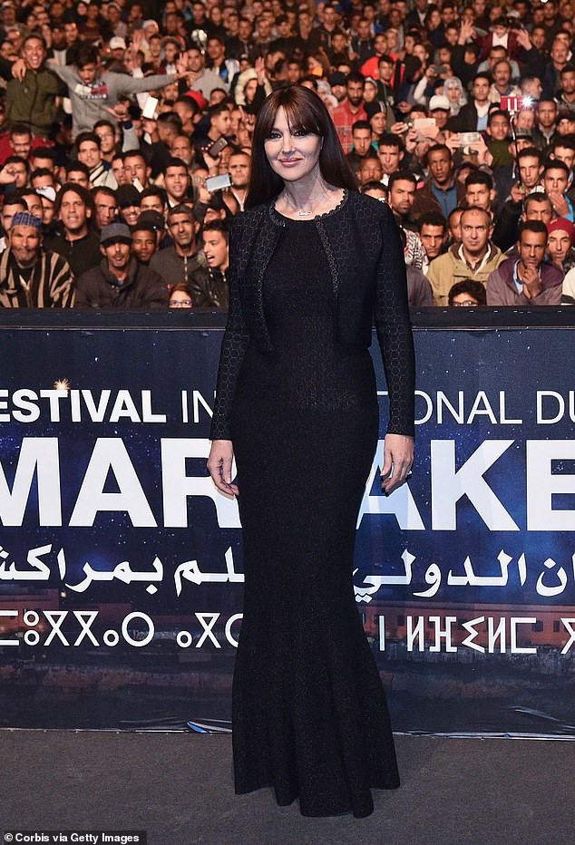 Bond girl Monica Bellucci vẫn quyến rũ ở tuổi 54 - Ảnh 8.