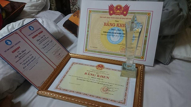 Nam sinh giải Nhất Olympic Vật lý: Theo đuổi đến cùng đam mê khoa học - Ảnh 6. Nam sinh giải Nhất Olympic Vật lý: Theo đuổi đến cùng đam mê khoa học - Ảnh 6.