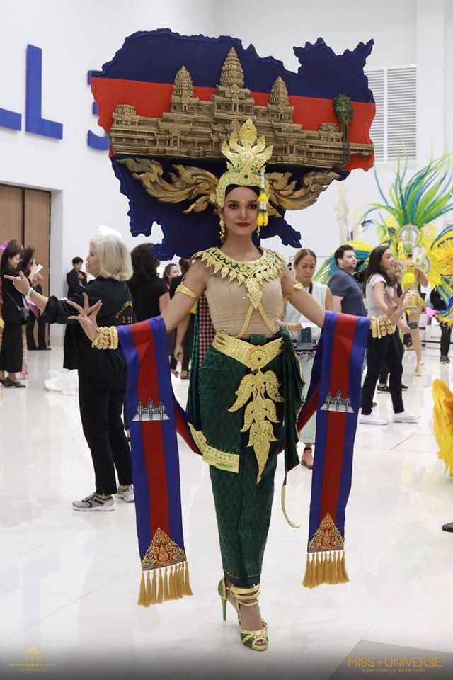 HHen Niê gây ấn tượng với màn trình diễn thiết kế bánh mì - Ảnh 26. HHen Niê gây ấn tượng với màn trình diễn thiết kế bánh mì - Ảnh 26.