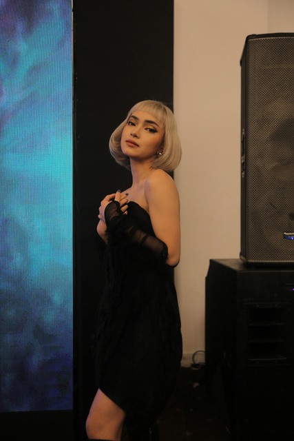 Đọ thần th&aacute;i, Ch&acirc;u B&ugrave;i v&agrave; Jolie Nguyễn, ai hơn ai? - Ảnh 4.