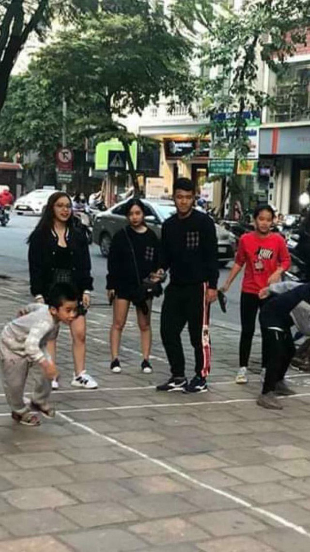 Một nửa xinh đẹp của cầu thủ có gương mặt giải trí nhất tuyển Việt Nam - Ảnh 4. Một nửa xinh đẹp của cầu thủ có gương mặt giải trí nhất tuyển Việt Nam - Ảnh 4.