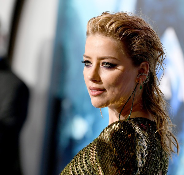 Amber Heard gợi cảm tr&ecirc;n thảm đỏ - Ảnh 8.