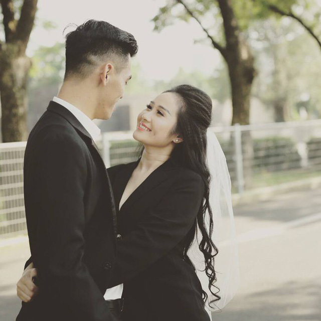 Quế Ngọc Hải, Nguyễn Tiến Linh xiêu lòng hai hot girl xinh nhất thành Vinh - Ảnh 2. Quế Ngọc Hải, Nguyễn Tiến Linh xiêu lòng hai hot girl xinh nhất thành Vinh - Ảnh 2.