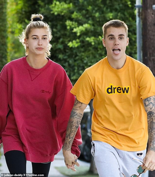 Vợ chồng Justin Bieber vui vẻ ra phố - Ảnh 8. Vợ chồng Justin Bieber vui vẻ ra phố - Ảnh 8.