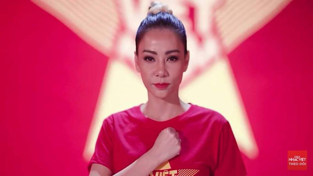 Xuân Bắc, Tự Long “nhận họ” với Đức Chinh cùng dàn sao cổ vũ tuyển Việt Nam - Ảnh 22. Xuân Bắc, Tự Long “nhận họ” với Đức Chinh cùng dàn sao cổ vũ tuyển Việt Nam - Ảnh 22.