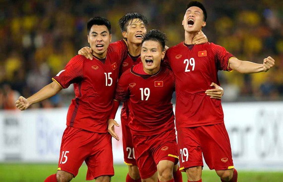“Chiếc cúp cuộc đời”, “Thời khắc cuộc đời”… là đây! - Ảnh 2. “Chiếc cúp cuộc đời”, “Thời khắc cuộc đời”… là đây! - Ảnh 2.