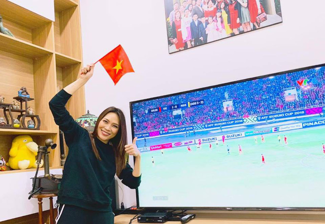 Sao Việt đi bão chúc mừng tuyển Việt Nam lên ngôi vô địch AFF Cup 2018 - Ảnh 4. Sao Việt đi bão chúc mừng tuyển Việt Nam lên ngôi vô địch AFF Cup 2018 - Ảnh 4.