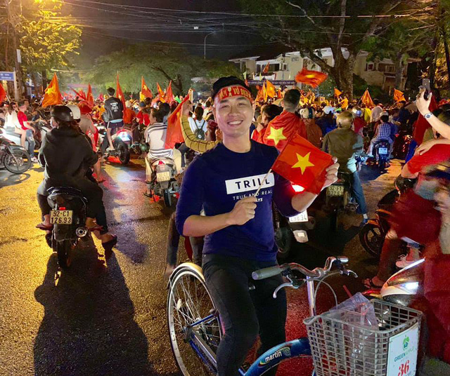 Sao Việt đi bão chúc mừng tuyển Việt Nam lên ngôi vô địch AFF Cup 2018 - Ảnh 14. Sao Việt đi bão chúc mừng tuyển Việt Nam lên ngôi vô địch AFF Cup 2018 - Ảnh 14.