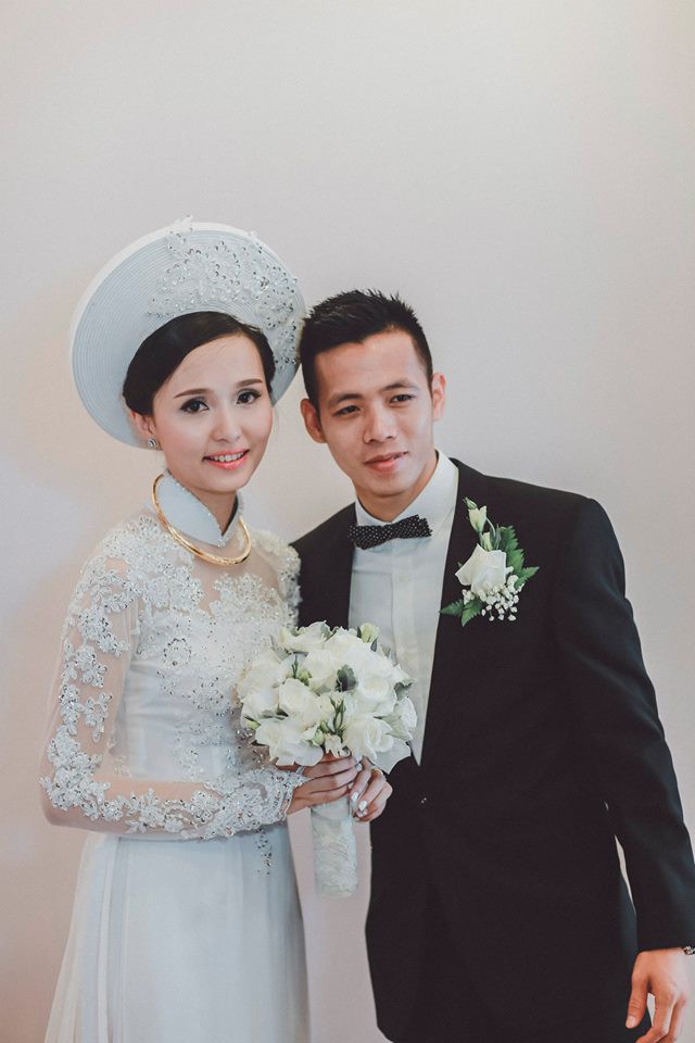 Hai chị em ruột là vợ và bạn gái tuyển thủ Việt Nam khoe sắc tại SVĐ Mỹ Đình - Ảnh 8. Hai chị em ruột là vợ và bạn gái tuyển thủ Việt Nam khoe sắc tại SVĐ Mỹ Đình - Ảnh 8.