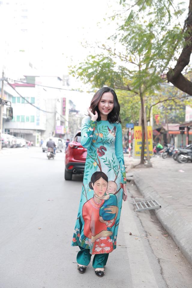 Hai chị em ruột là vợ và bạn gái tuyển thủ Việt Nam khoe sắc tại SVĐ Mỹ Đình - Ảnh 14. Hai chị em ruột là vợ và bạn gái tuyển thủ Việt Nam khoe sắc tại SVĐ Mỹ Đình - Ảnh 14.