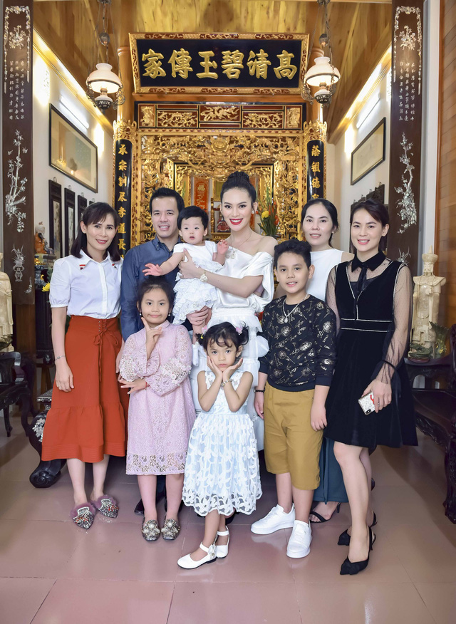 Hoa hậu đám cưới xa hoa với đại gia mía đường làm sinh nhật hoành tráng cho con - Ảnh 6. Hoa hậu đám cưới xa hoa với đại gia mía đường làm sinh nhật hoành tráng cho con - Ảnh 6.