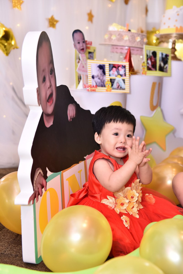 Hoa hậu đám cưới xa hoa với đại gia mía đường làm sinh nhật hoành tráng cho con - Ảnh 24. Hoa hậu đám cưới xa hoa với đại gia mía đường làm sinh nhật hoành tráng cho con - Ảnh 24.