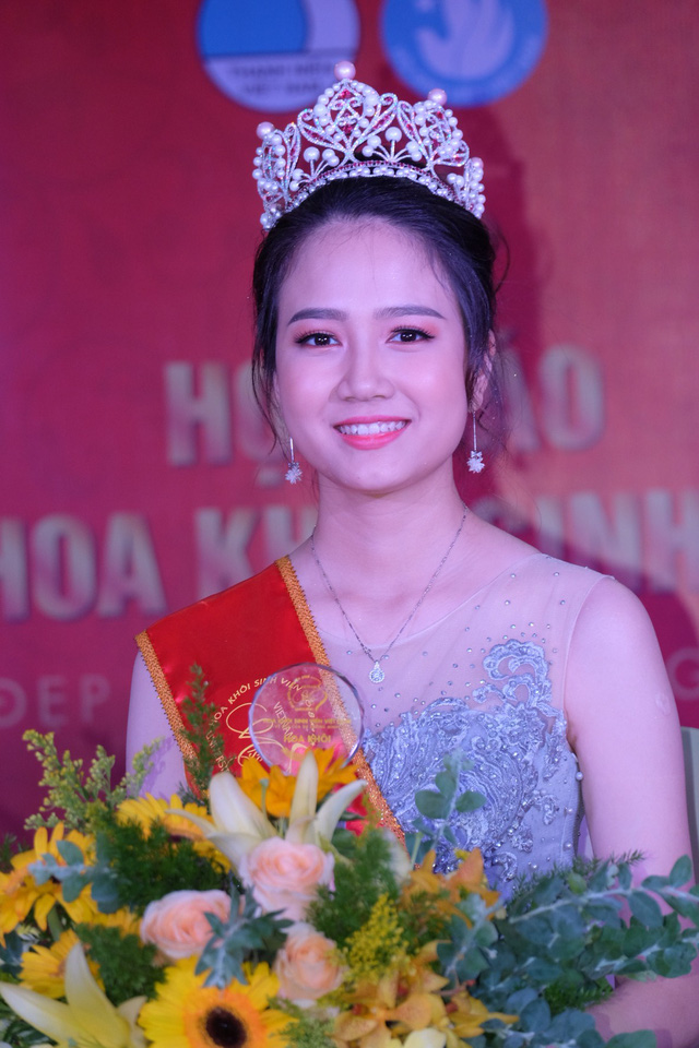Nữ sinh trường Luật đăng quang Hoa khôi sinh viên Việt Nam 2018 - Ảnh 2. Nữ sinh trường Luật đăng quang Hoa khôi sinh viên Việt Nam 2018 - Ảnh 2.
