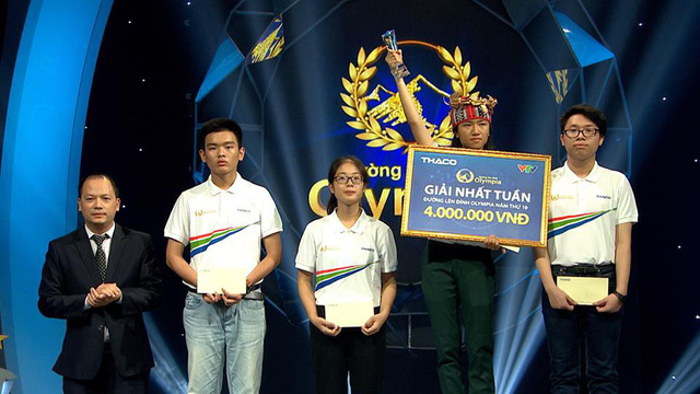 Nam sinh khoe tài bẻ khớp rất dẻo và tự nhận “hoang tưởng” thi Olympia - Ảnh 4. Nam sinh khoe tài bẻ khớp rất dẻo và tự nhận “hoang tưởng” thi Olympia - Ảnh 4.