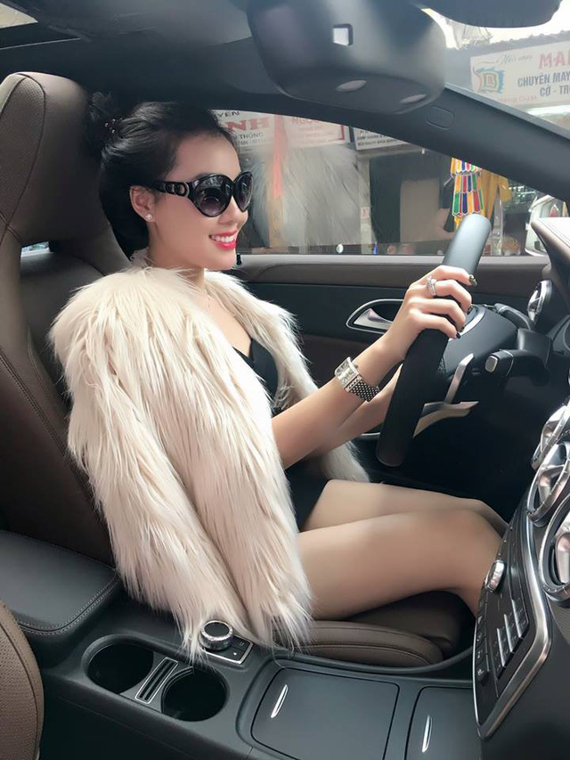 “Hot girl giảng viên” gây chú ý khi ra sân cổ vũ ĐT Việt Nam - Ảnh 18. “Hot girl giảng viên” gây chú ý khi ra sân cổ vũ ĐT Việt Nam - Ảnh 18.