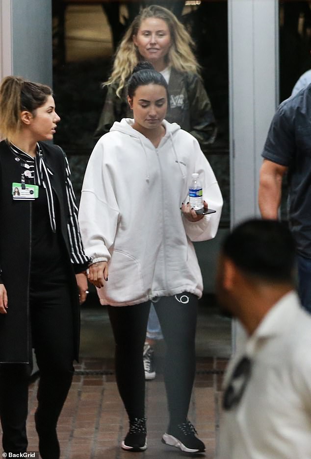 Demi Lovato có bạn trai mới? - Ảnh 12. Demi Lovato có bạn trai mới? - Ảnh 12.