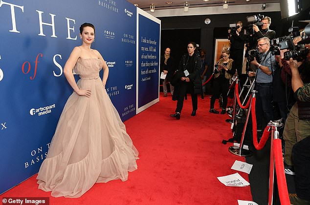 Nhan sắc thanh lịch của Felicity Jones - Ảnh 10. Nhan sắc thanh lịch của Felicity Jones - Ảnh 10.