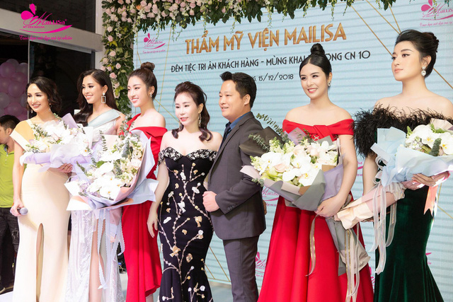 Nữ doanh nh&acirc;n xinh đẹp &ldquo;đọ d&aacute;ng&rdquo; c&ugrave;ng d&agrave;n Hoa hậu, &Aacute; hậu Việt Nam - Ảnh 8.