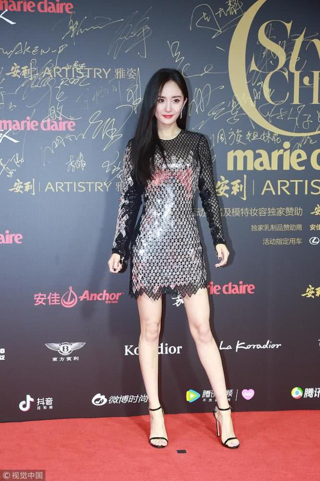 Dương Mịch đọ dáng cùng Angelababy - Ảnh 2. Dương Mịch đọ dáng cùng Angelababy - Ảnh 2.