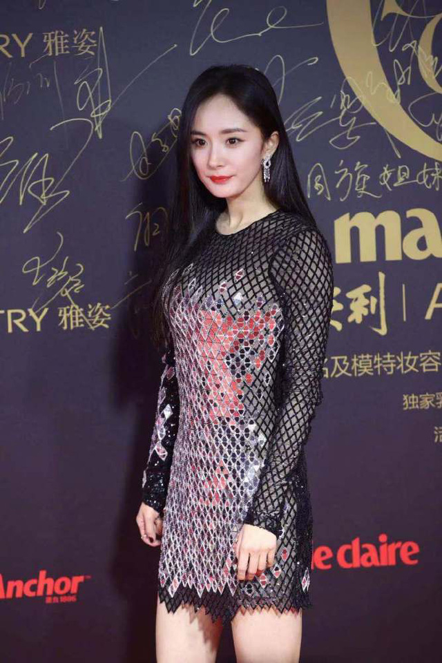 Dương Mịch đọ dáng cùng Angelababy - Ảnh 4. Dương Mịch đọ dáng cùng Angelababy - Ảnh 4.