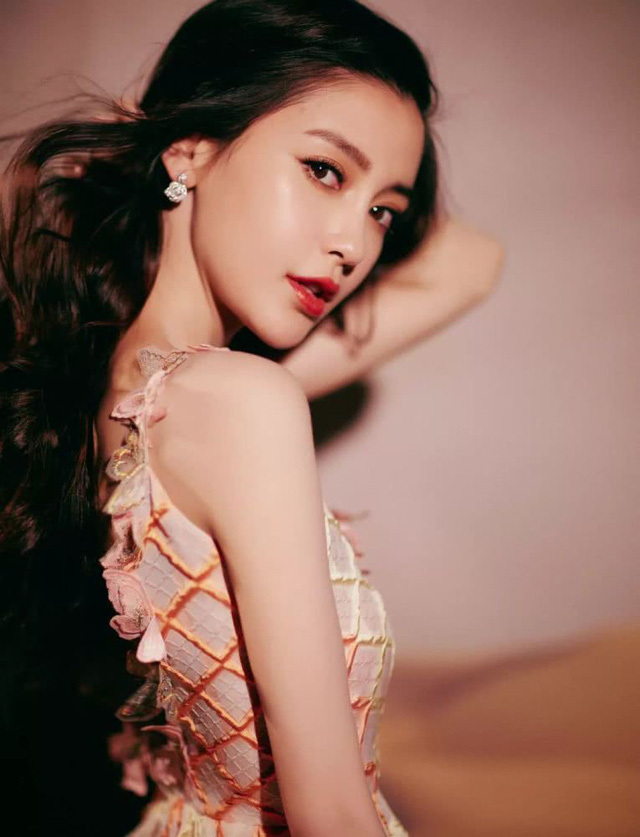 Dương Mịch đọ dáng cùng Angelababy - Ảnh 16. Dương Mịch đọ dáng cùng Angelababy - Ảnh 16.