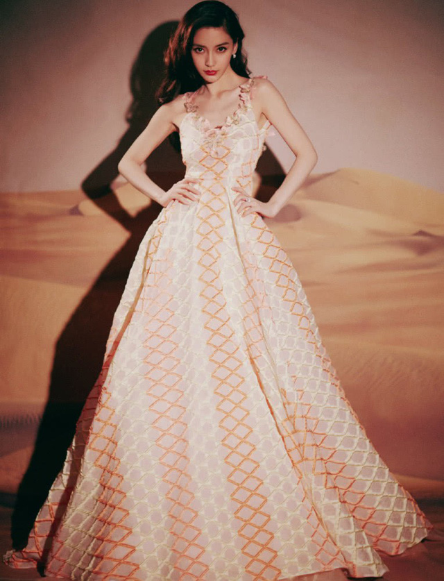 Dương Mịch đọ dáng cùng Angelababy - Ảnh 18. Dương Mịch đọ dáng cùng Angelababy - Ảnh 18.