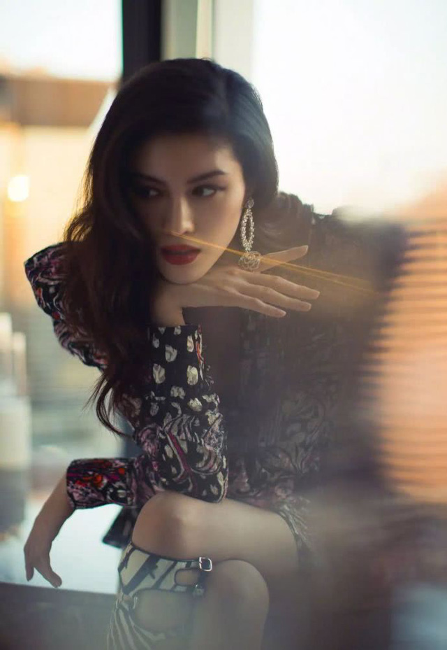 Dương Mịch đọ dáng cùng Angelababy - Ảnh 38. Dương Mịch đọ dáng cùng Angelababy - Ảnh 38.