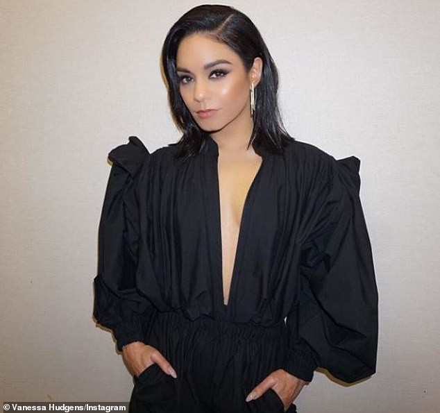 Vanessa Hudgens sành điệu đi quảng bá phim mới - Ảnh 4. Vanessa Hudgens sành điệu đi quảng bá phim mới - Ảnh 4.