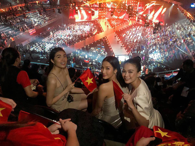 H’Hen Niê xin lỗi làm mất nhẫn đắt đỏ, Lệ Hằng tặng lại cả bộ trang sức - Ảnh 12. H’Hen Niê xin lỗi làm mất nhẫn đắt đỏ, Lệ Hằng tặng lại cả bộ trang sức - Ảnh 12.
