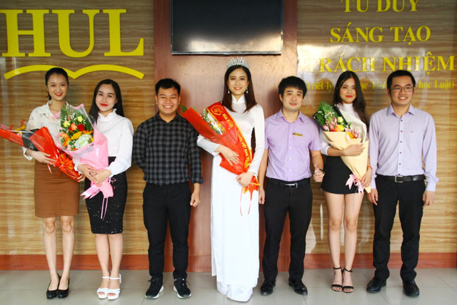 Huế: Tuyên dương, tặng thưởng tới Hoa khôi Sinh viên Việt Nam 2018 - Ảnh 14. Huế: Tuyên dương, tặng thưởng tới Hoa khôi Sinh viên Việt Nam 2018 - Ảnh 14.