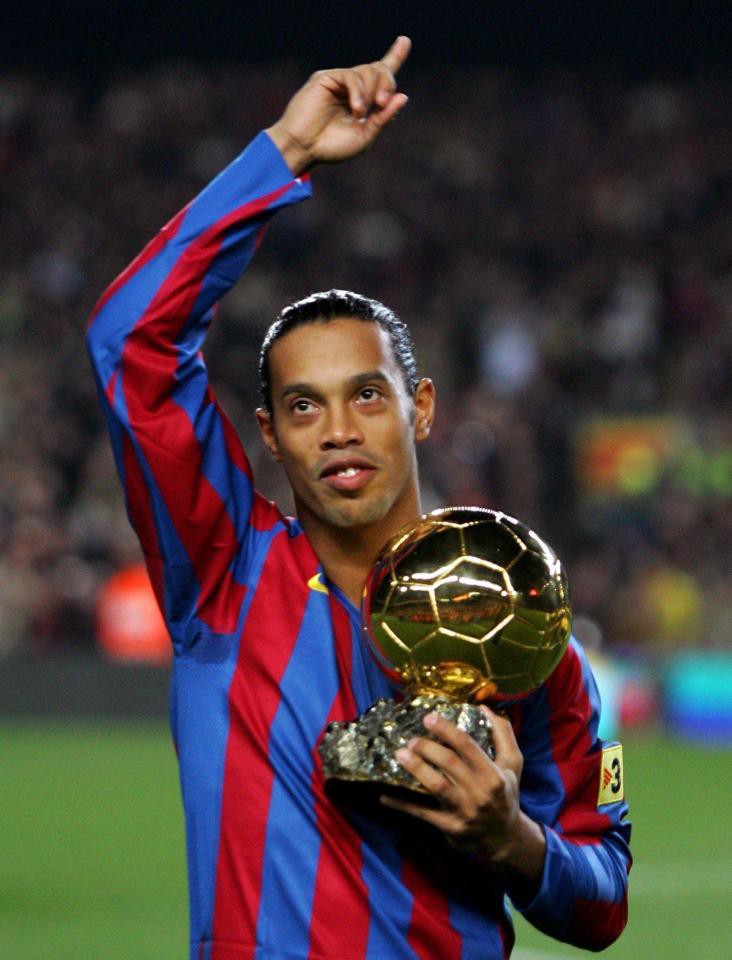 Bóng đá là hành trình thỏa niềm vui: Thế giới từng có một Ronaldinho như thế - Ảnh 18.